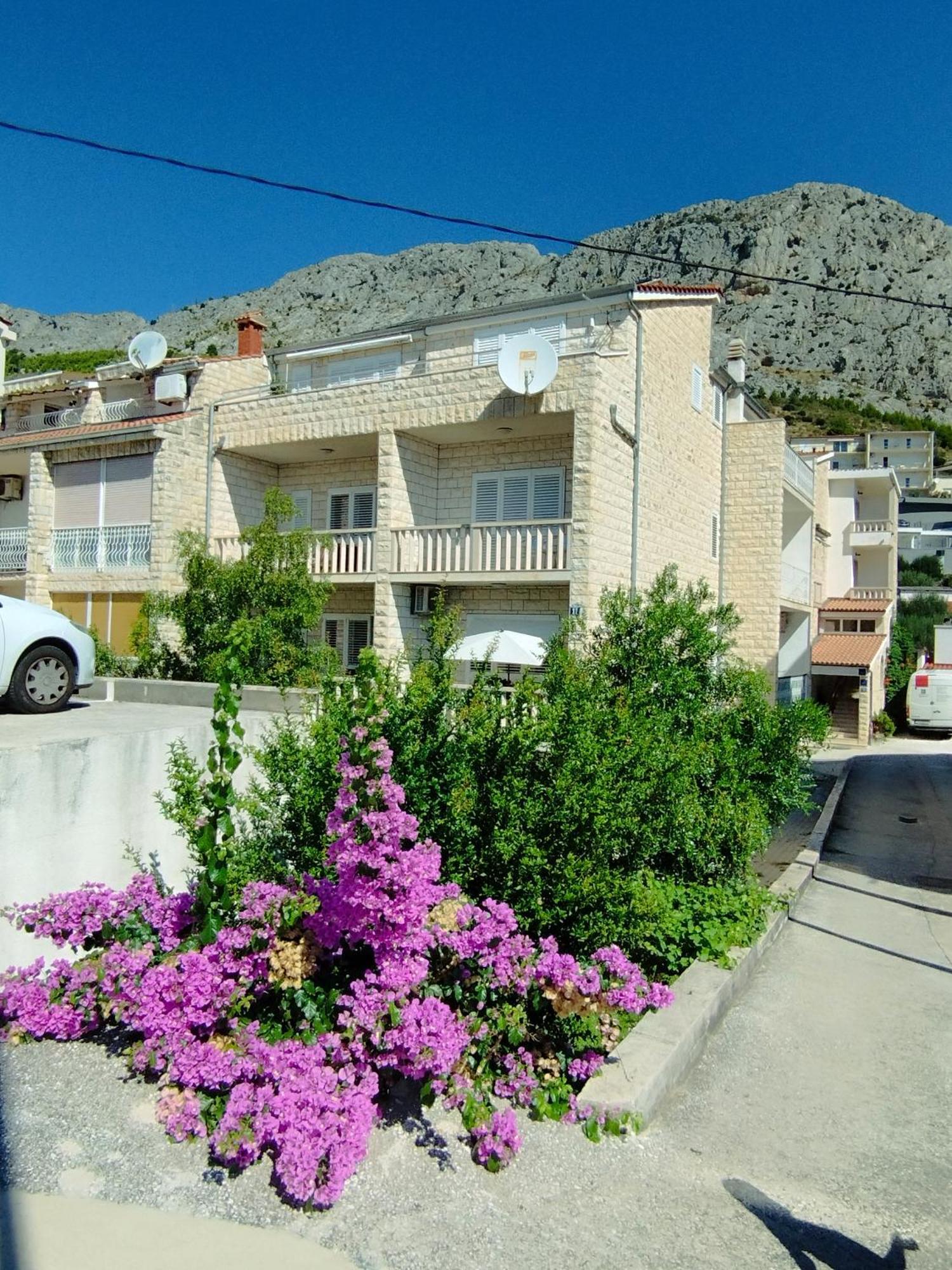 Ferienwohnung Am Sandstrand Omis Ngoại thất bức ảnh