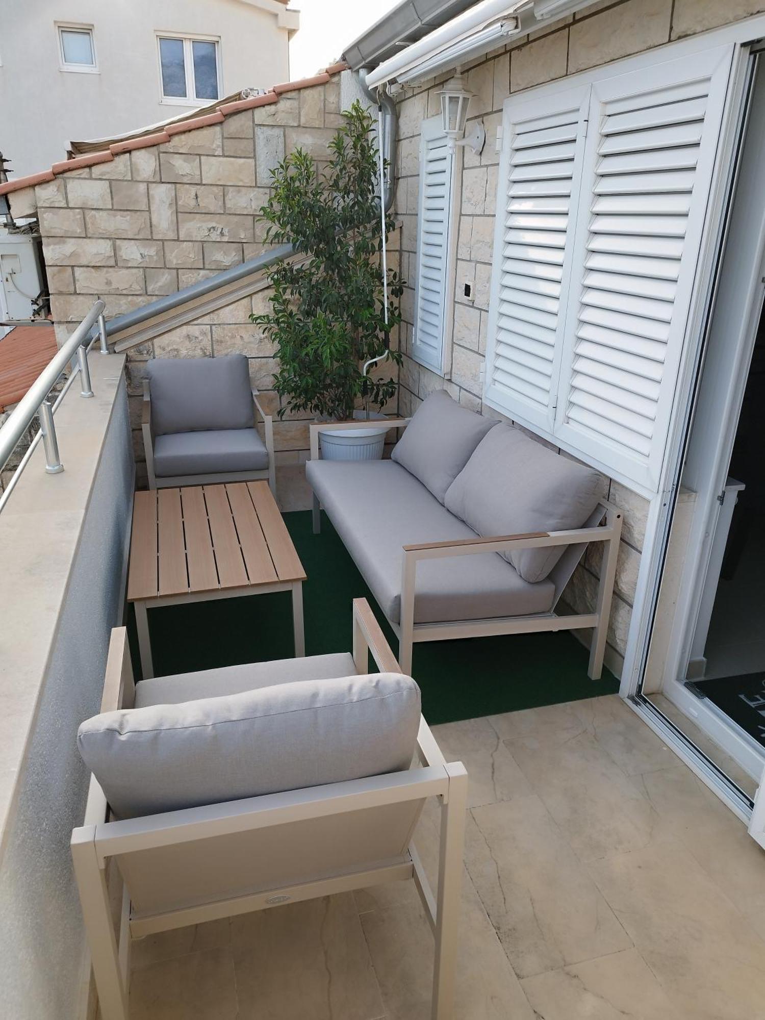 Ferienwohnung Am Sandstrand Omis Ngoại thất bức ảnh