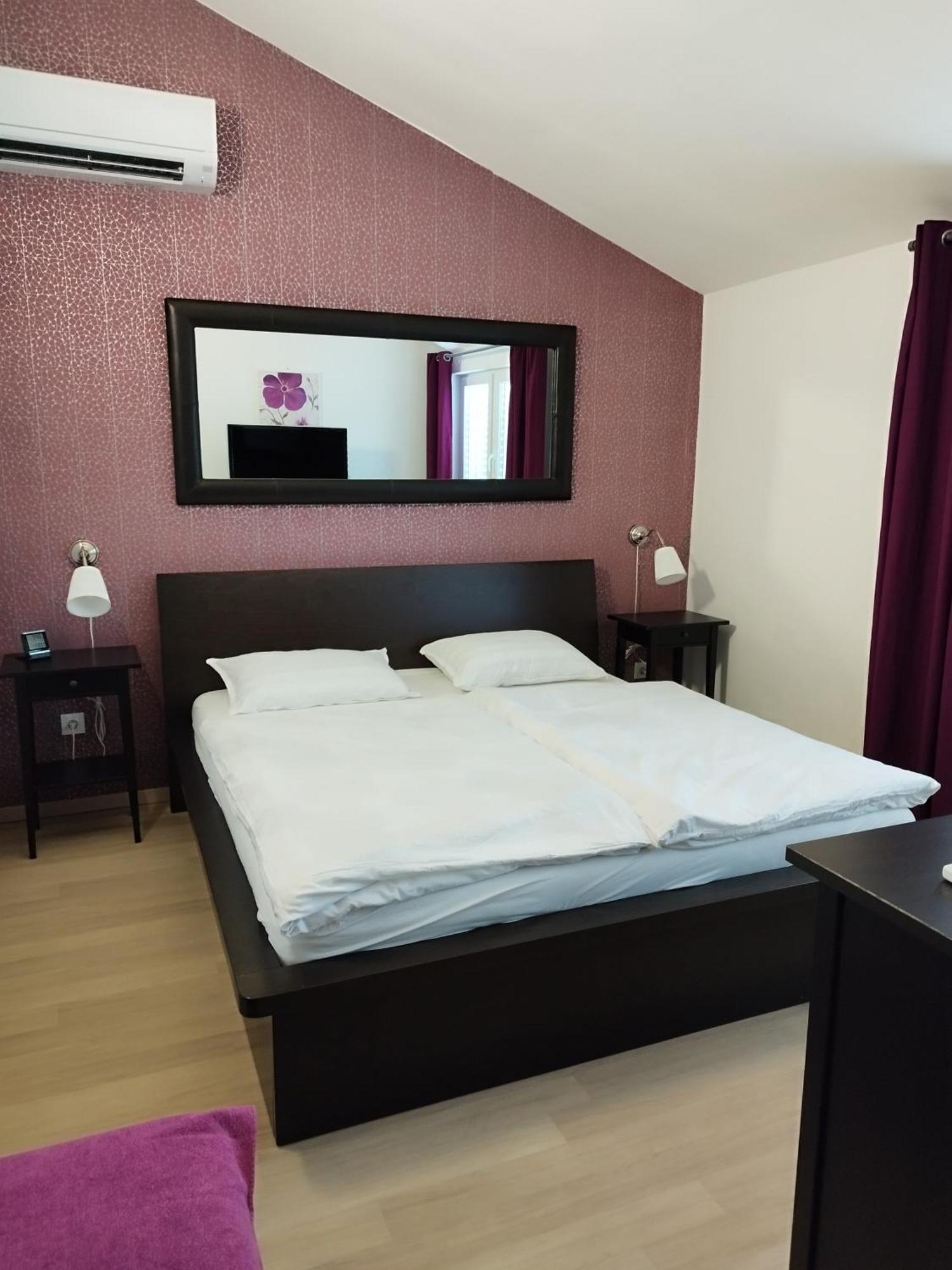 Ferienwohnung Am Sandstrand Omis Ngoại thất bức ảnh