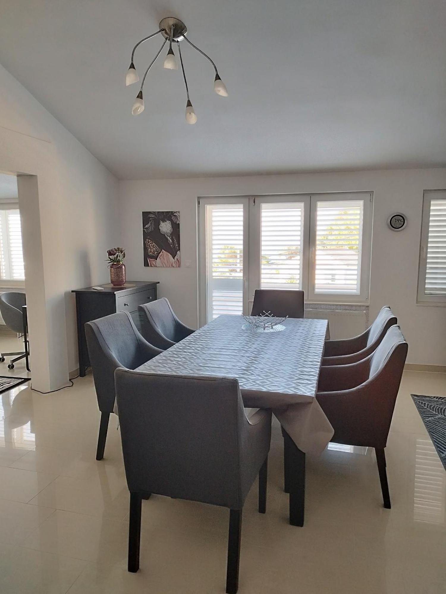 Ferienwohnung Am Sandstrand Omis Ngoại thất bức ảnh